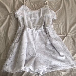 Cute romper with POCKETS!!